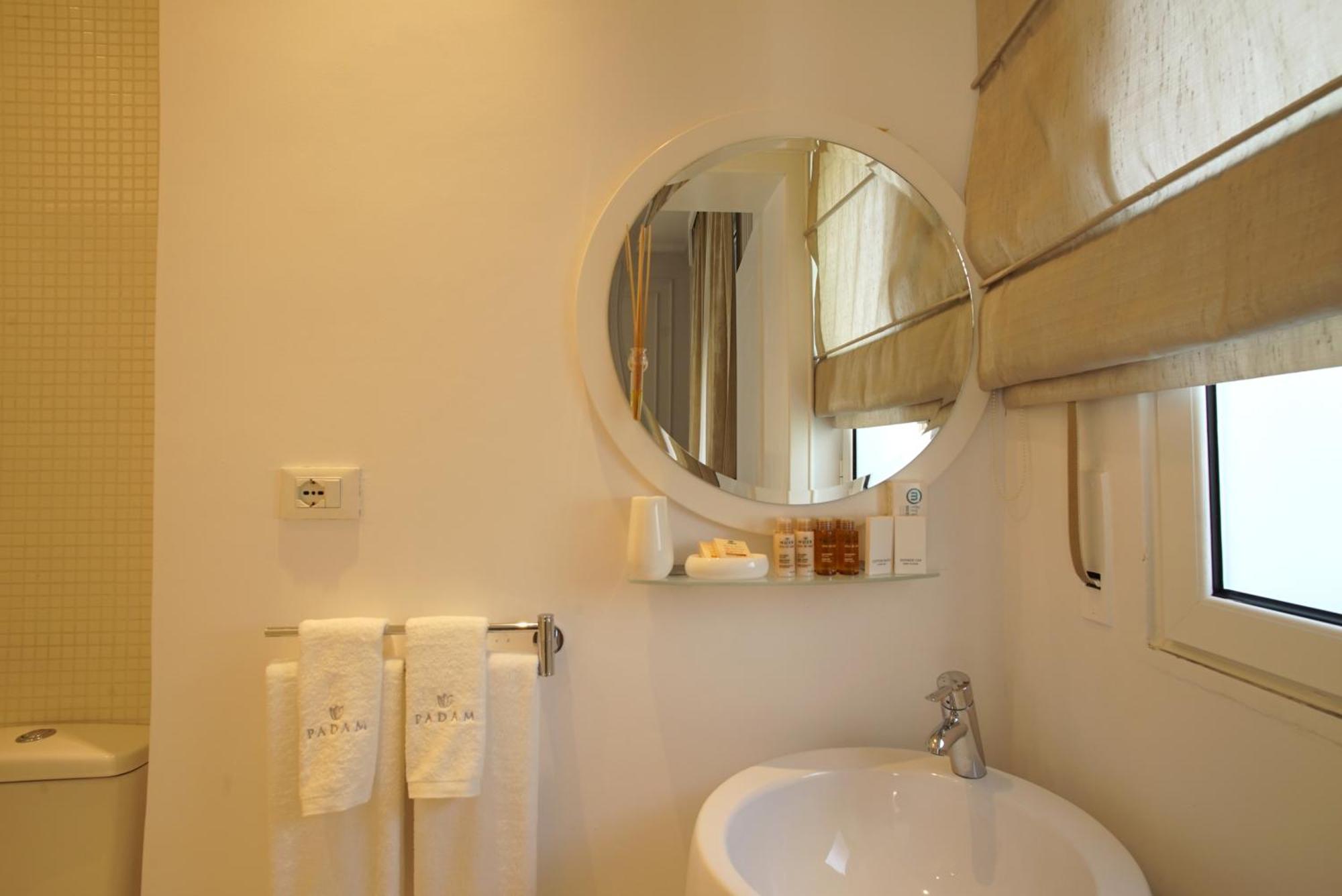 Padam Boutique 4* Tirana