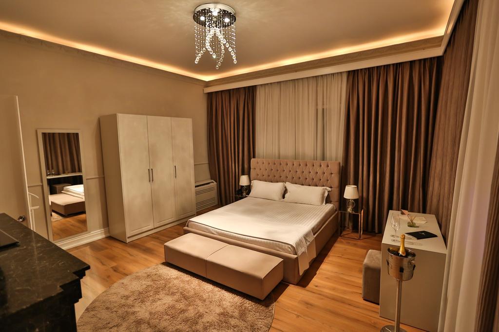Padam Boutique