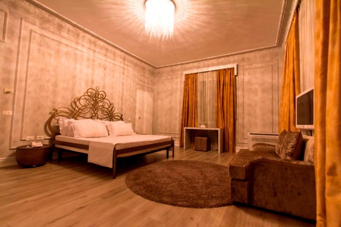 Padam Boutique 4* Tirana